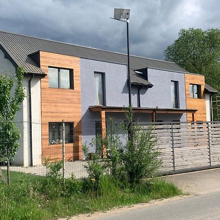 Cedar Crest Aparthotel Rîşnov Exteriör bild
