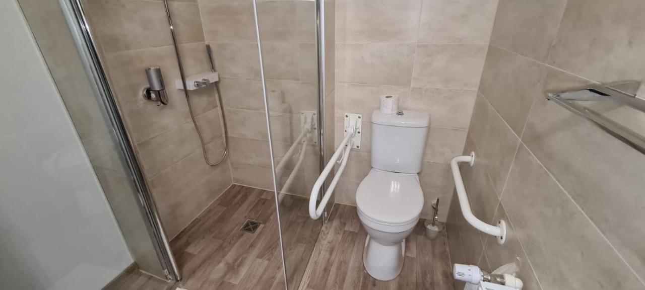 Cedar Crest Aparthotel Rîşnov Exteriör bild