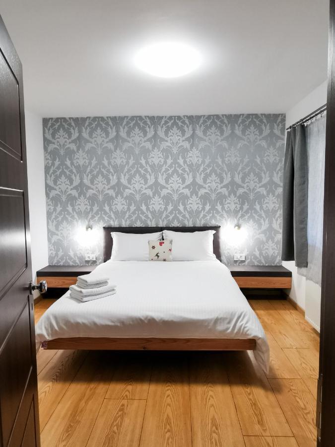 Cedar Crest Aparthotel Rîşnov Exteriör bild