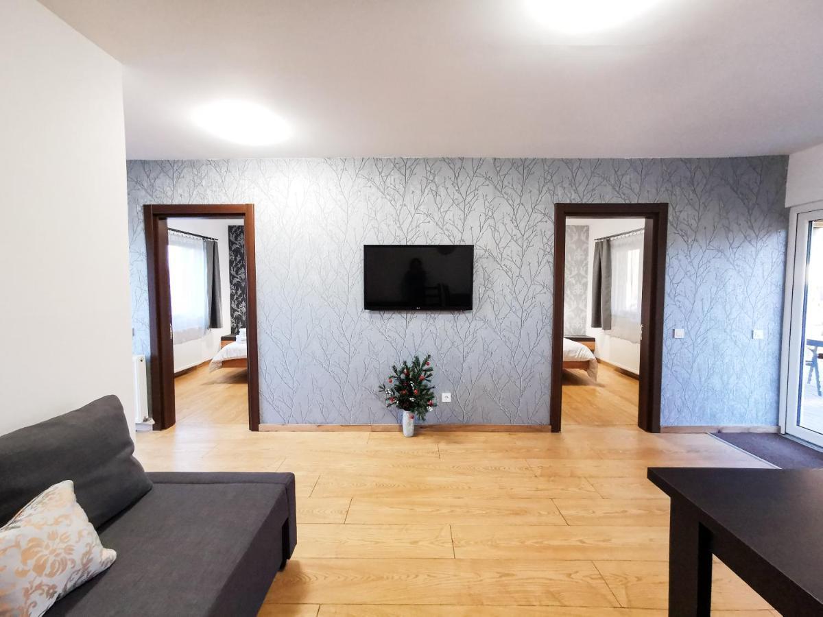 Cedar Crest Aparthotel Rîşnov Exteriör bild