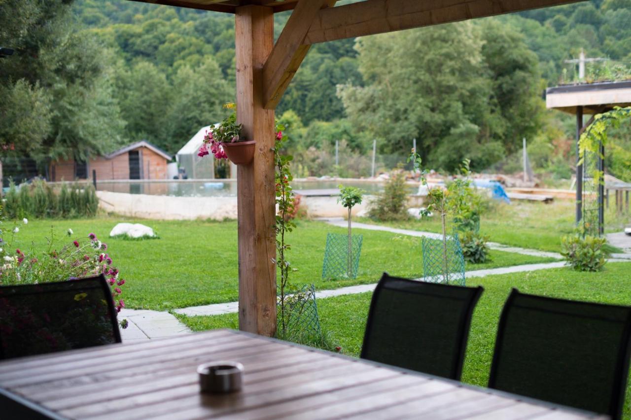 Cedar Crest Aparthotel Rîşnov Exteriör bild