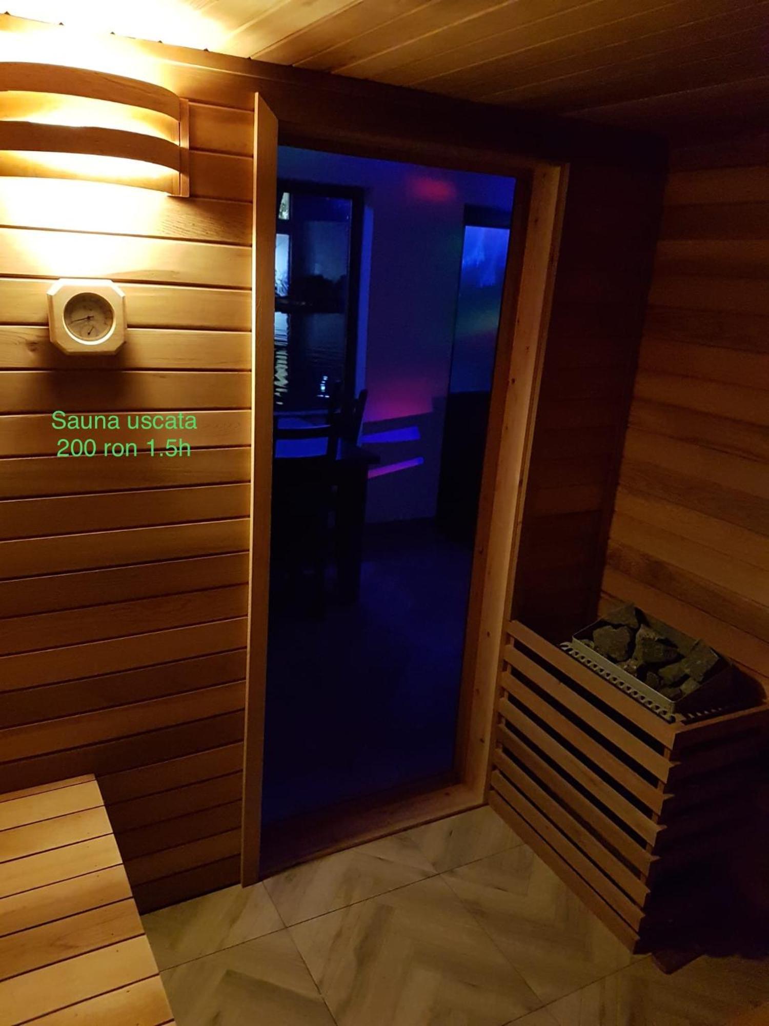 Cedar Crest Aparthotel Rîşnov Exteriör bild